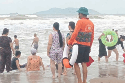 Lý do hơn 20 người bị đ;u;ối nước khi tắ;m biển Cửa Lò sáng nay, sao lại chủ quan thế này không biết nữa