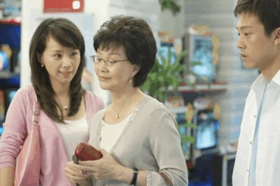 Mẹ chồng trao r.ất n,hiều vàng và sổ đỏ trong ngày cưới nhưng khi biết s,.ự t/hật phía sau, thì ra là một vở kịch không ai n.,gờ