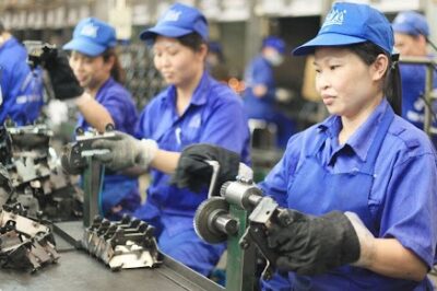 N//ÓNG: Từ 1/7 này:  Lương làm thêm, thưởng Tết, phụ cấp ăn trưa cũng phải đóng bảo hiểm?