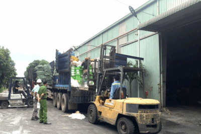 Trời ơi nầm heo, dồi heo, sụn gà, trứng gà non, lườn ngỗng, gà ủ muối,… 30 tấn vừa bị bắt toàn đồ b-ẩn thỉu, lần sau ai dám ăn