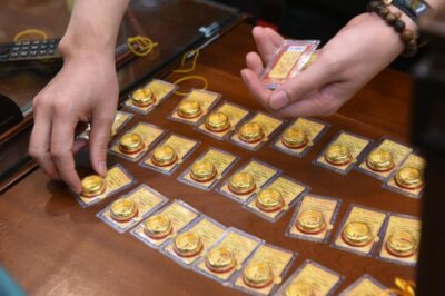 Giá vàng sáng 7/6: Dậy ra hàng vàng ngay thôi bà con ơi, lỡ hết rồi
