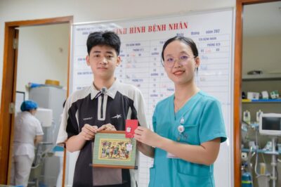 Nam sinh ung thư m,áu sáng truyền hóa chất, tối học bài xuất sắc đạt 28 điểm khối A00 kỳ thi THPT Quốc gia