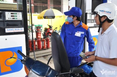 Giá xăng tăng đều như vắt chanh: Trùng hợp hay có “bài”?