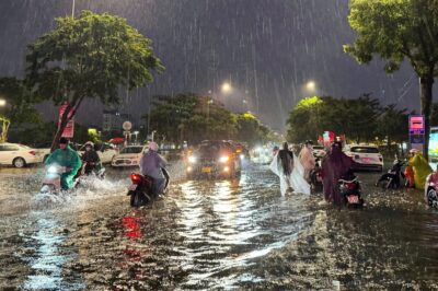 Cả nước hướng về Đà Nẵng: Người dân ch/ìm trong biển nước.. khổ qúa trơi ơi