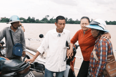 Con g;á;i bà Giao bỗng dưng đổi ý muốn mẹ về ở với ông Ba Minh sau khi nghe tin ông được ủng hộ hơn 1 tỷ đồng