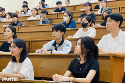 Chia buồn với những thí sinh thi vào sư phạm, báo chí năm nay