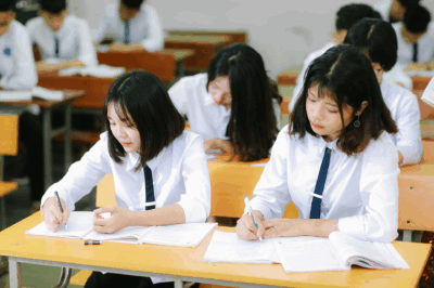 Chúc mừng học si:;nh cả nước từ năm học mới, gia đình an tâm rồi…