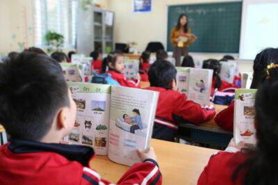 CHÍNH THỨC: Tin vui tới tất cả phụ huynh, học sinh cả nước, Bộ Chính trị đã thống nhất rồi, từ nay về sau đỡ kh;ổ hơn nhiều!