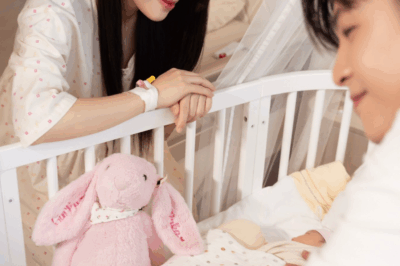 Puka lần đầu hé lộ hình ảnh của con g;á;i đầu lòng, còn nhỏ nhưng đã có nét giống hệt mẹ