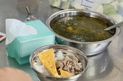 Vụ t::ố thực phẩm ở trường học có “mùi lạ”: Chính thức đình chỉ công tác hiệu trưởng rồi TROI OI