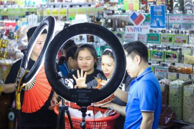 Chia buồn với những người livestream bán hàng thế là từ nay Bị k:iểm s::oát cả rồi