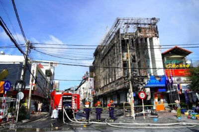 Ngay lúc này cả nước hướng về Cà Mau, Trụ sở ngân hàng ch::áy trơ khung, số người KHUNG KHIEP quá….. Ai có người nhà làm việc ở đây liên hệ g::ấp