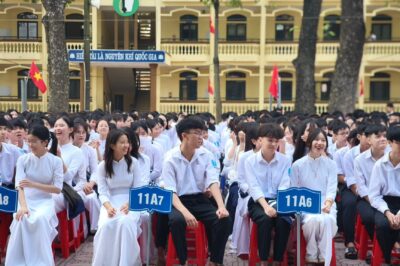 Vụ “xếp hạng phụ huynh vàng, bạc, đồng theo số tiền đóng góp”: THPT Yên Mỹ lên tiếng, tất cả là hi;ể;u lầ;;m thôi … 👇